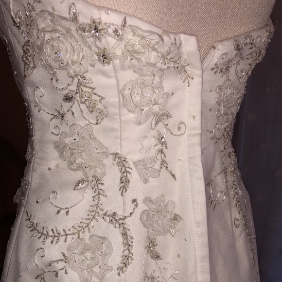 OLEG CASSINI Ivory CES409 Wedding Dress - Picture 14 of 15